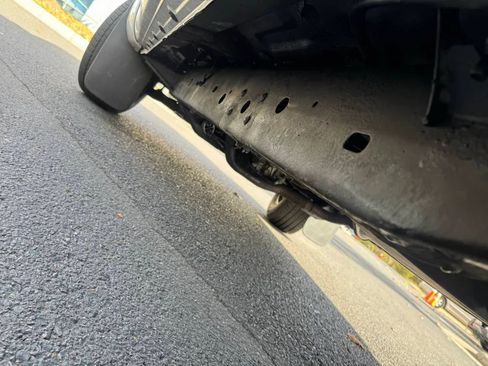 Used 2011 Toyota Tacoma 4x4 Access Cab V6 w/ TRD Sport Pkg image 22