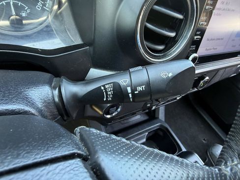 Used 2021 Toyota Tacoma TRD Off-Road RWD image 18