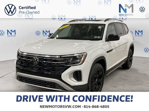 Certified 2024 Volkswagen Atlas Peak Edition SE image 1