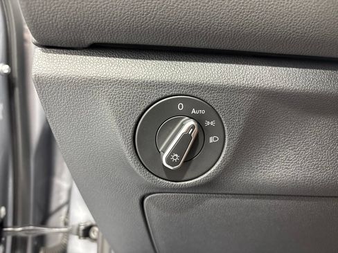 Used 2025 Volkswagen Jetta Sport FWD image 29