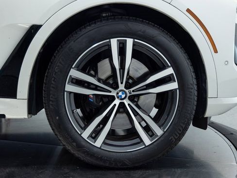 Used 2023 BMW X7 xDrive40i w/ M Sport Package image 28