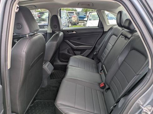 Used 2024 Volkswagen Jetta SE w/ Panoramic Sunroof Package FWD image 13