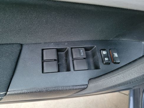 Used 2014 Toyota Corolla LE FWD image 18