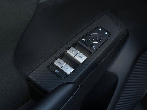 Used 2024 Mitsubishi Outlander ES FWD image 12