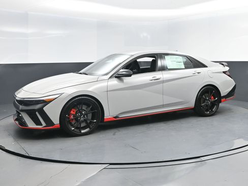 New 2025 Hyundai Elantra N image 3