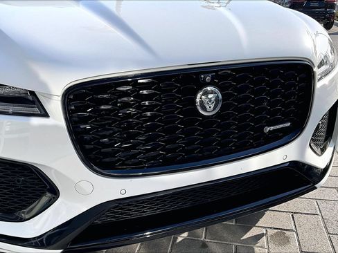 Certified 2025 Jaguar F-PACE R-Dynamic S AWD/4WD image 29