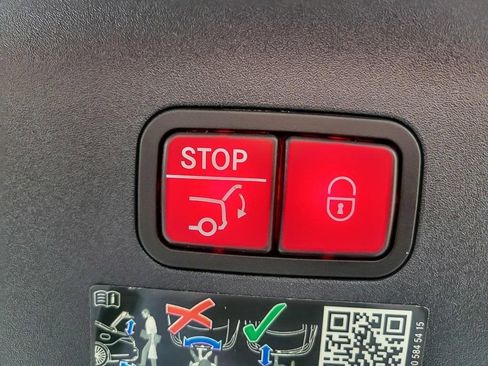 Used 2022 Mercedes-Benz AMG GT 53 image 21