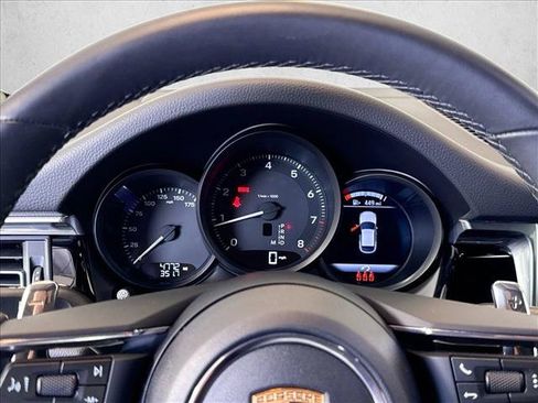 Certified 2026 Porsche Macan AWD/4WD image 15