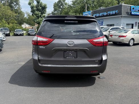 Used 2015 Toyota Sienna LE FWD image 9