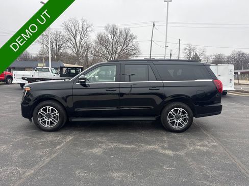 Used 2025 Ford Expedition Max Active AWD/4WD image 1