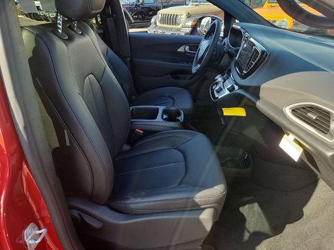 New 2026 Chrysler Voyager LX image 13