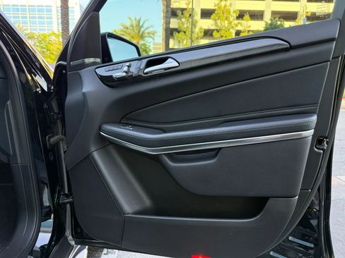Used 2019 Mercedes-Benz GLS 550 4MATIC image 24