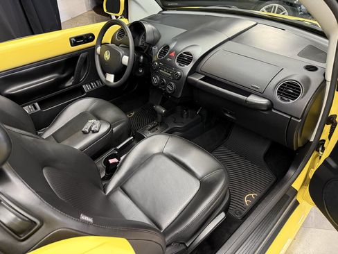 Used 2007 Volkswagen Beetle Convertible image 24