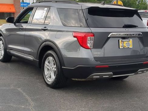 Used 2021 Ford Explorer XLT w/ Equipment Group 202A RWD image 3