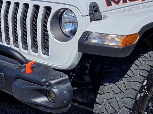 Used 2023 Jeep Gladiator Mojave w/ Cold Weather Group AWD/4WD image 9