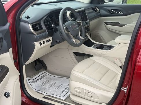 Used 2023 GMC Acadia Denali w/ Denali Ultimate Package FWD image 13
