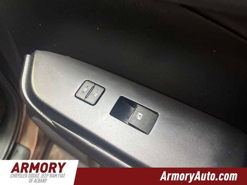 Used 2019 Toyota Highlander XLE image 37