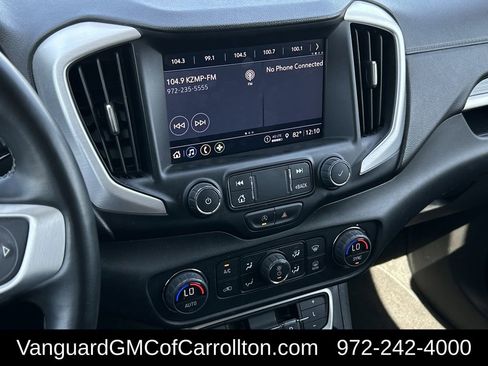 Used 2023 GMC Terrain SLT image 17
