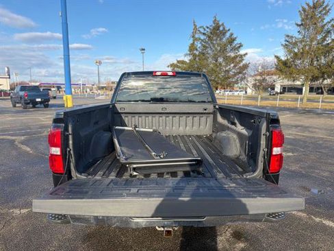 Used 2018 GMC Sierra 1500 SLE w/ SLE Value Package image 18