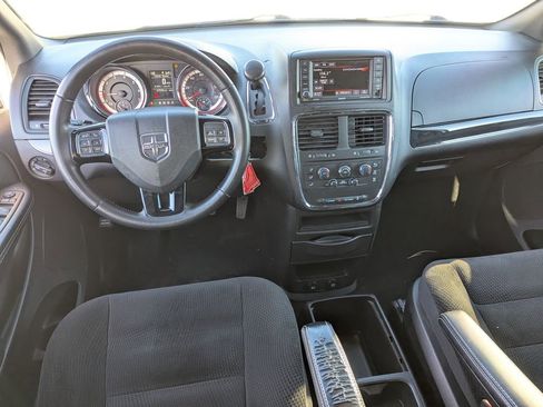 Used 2019 Dodge Grand Caravan SE image 27
