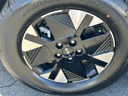 New 2026 Kia Carnival LXS image 6