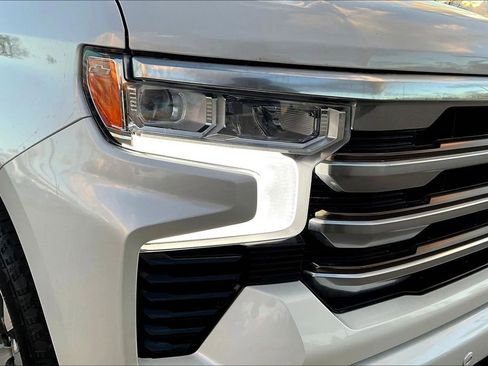 Used 2022 Chevrolet Silverado 1500 High Country AWD/4WD image 31