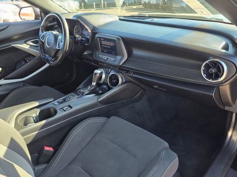 Used 2020 Chevrolet Camaro LT image 9