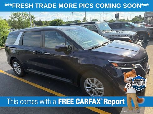 Used 2024 Kia Carnival LX FWD image 3