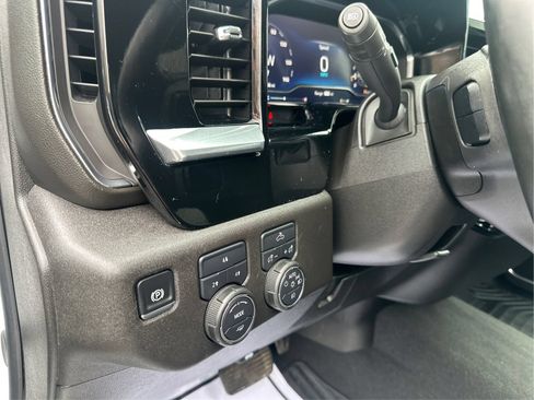 Used 2025 Chevrolet Silverado 2500 LT w/ Convenience Package AWD/4WD image 19