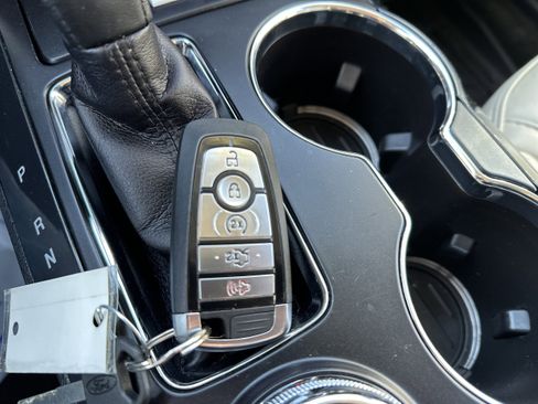 Used 2018 Ford Explorer Platinum image 21