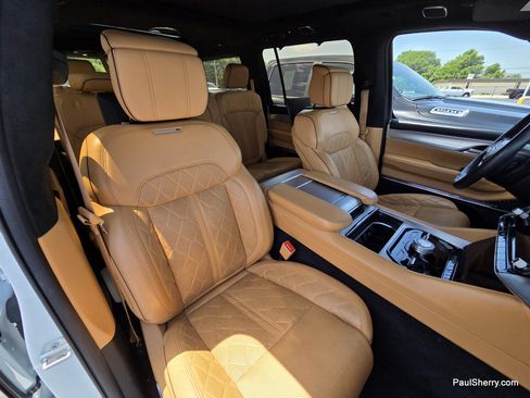Used 2022 Jeep Grand Wagoneer Series III w/ Rear Seat Video Group 1 AWD/4WD image 20