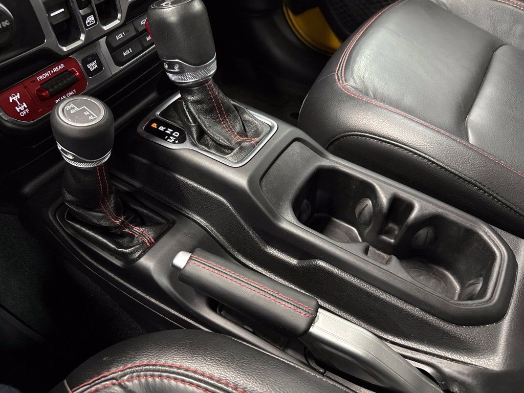 Used 2018 Jeep Wrangler Unlimited Rubicon w/ Dual Top Group AWD/4WD image 18