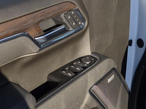 New 2026 GMC Sierra 1500 SLT RWD image 10