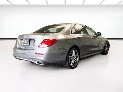 Used 2020 Mercedes-Benz E 350 Sedan image 4