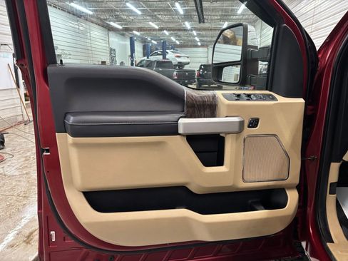 Used 2019 Ford F250 Lariat w/ Lariat Ultimate Package image 11