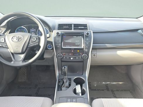Used 2017 Toyota Camry LE w/ Protection Package (Q2) FWD image 11