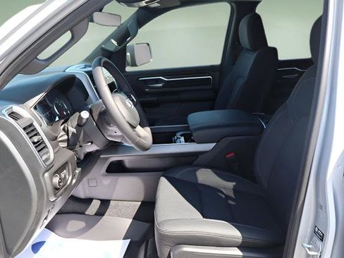 New 2026 RAM 1500 4x4 Crew Cab image 15