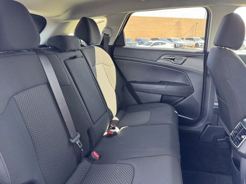 Used 2023 Kia Sportage LX image 39
