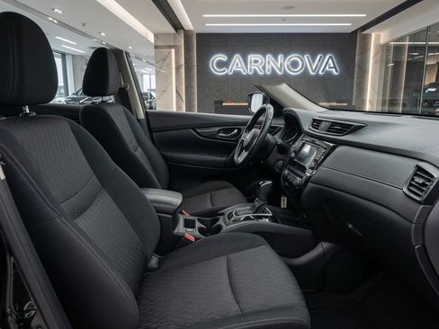 Used 2020 Nissan Rogue SV FWD image 3