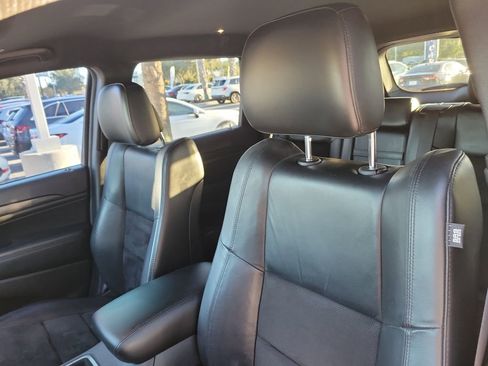 Used 2020 Jeep Grand Cherokee Altitude image 16