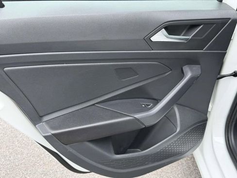 Certified 2023 Volkswagen Jetta SE w/ Panoramic Sunroof Package FWD image 12