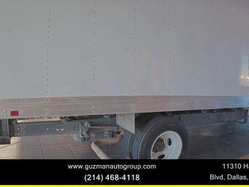 Used 2018 Ford E-350 and Econoline 350 Super Duty w/ Power Windows & Locks Group image 4