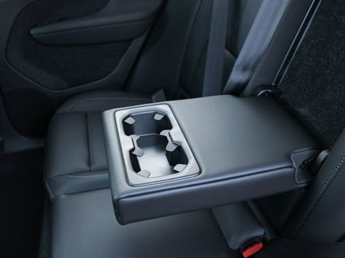 Used 2025 Volvo XC40 B5 Core image 34