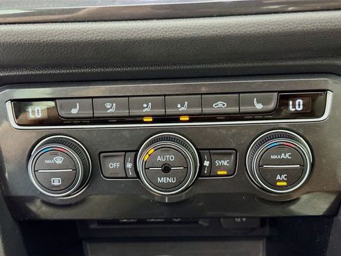 Used 2019 Volkswagen Tiguan SE w/ Panoramic Sunroof Package FWD image 20