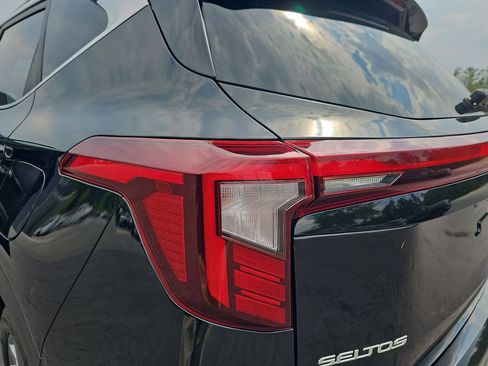 Used 2024 Kia Seltos S FWD image 37