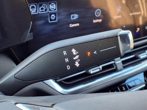 New 2026 Chevrolet Equinox EV LT image 17