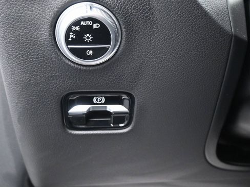 Used 2024 Mercedes-Benz GLC 300 4MATIC image 20