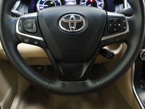Used 2017 Toyota Camry XLE w/ Moonroof Package FWD image 25