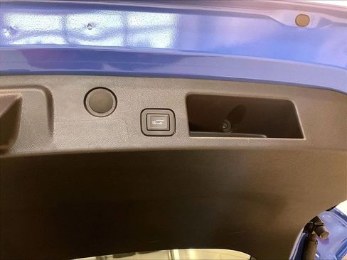 Used 2025 Chevrolet Equinox ACTIV w/ Safety and Technology Package AWD/4WD image 25