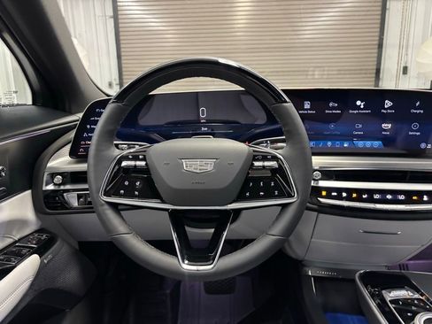 New 2025 Cadillac Lyriq Luxury image 31